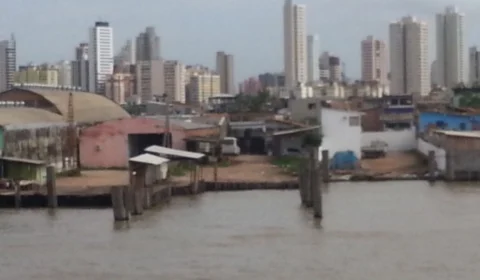 Corpo é encontrado boiando próximo de porto