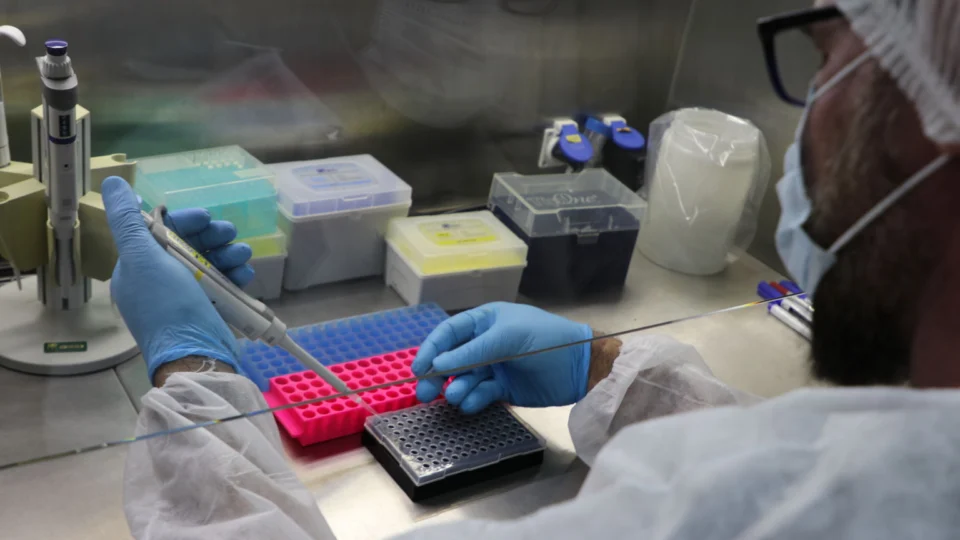 Amazonas registra 24 novos casos de Covid e 2 de Mpox