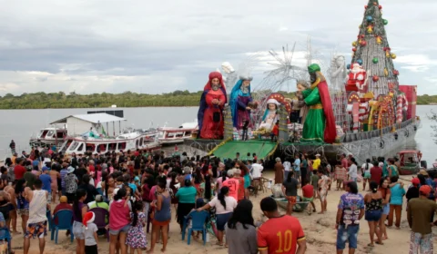‘Natal das Águas’ encanta famílias em comunidade ribeirinha no AM