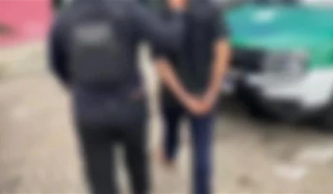 Homem de 21 anos é preso após sequestrar adolescente de 15 anos e abusar sexualmente