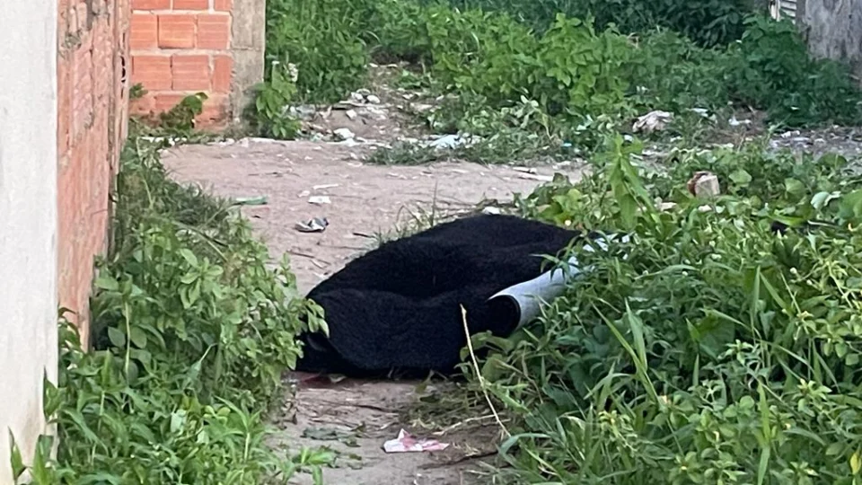 Jovem de 18 anos é executado a tiros na comunidade Campos Sales