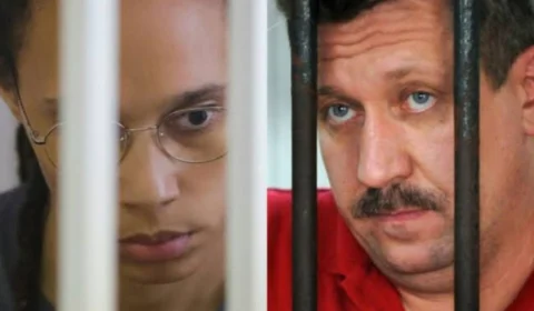 Jogadora de basquete é libertada em troca de traficante de armas entre EUA e Rússia