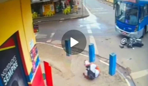 Imagens mostra momento que ônibus bate em motocicletas em Boa Vista