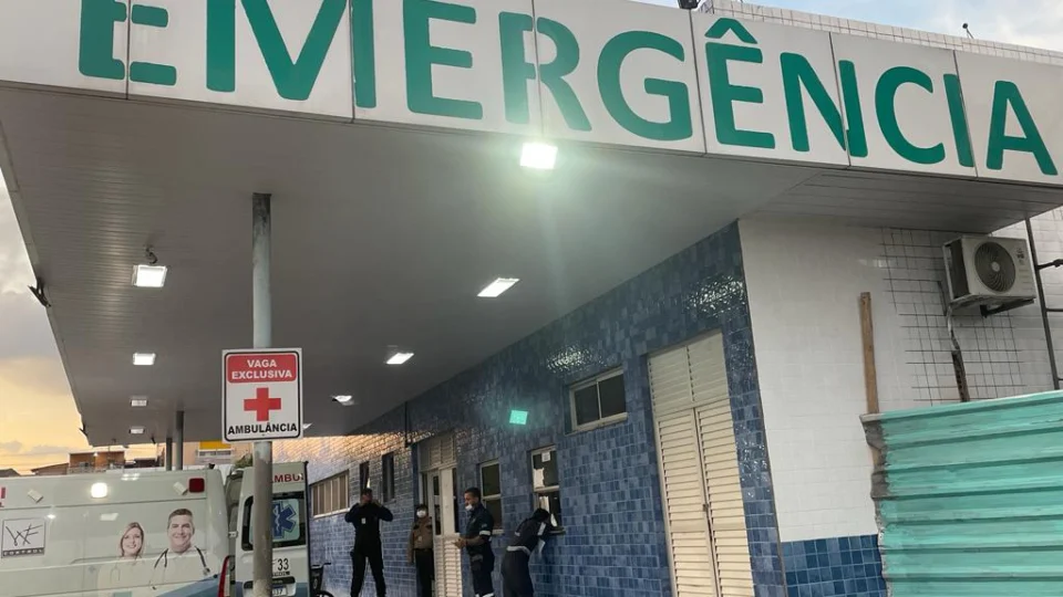 Idoso quase morre ao ser esfaqueado por garota de programa na zona Leste