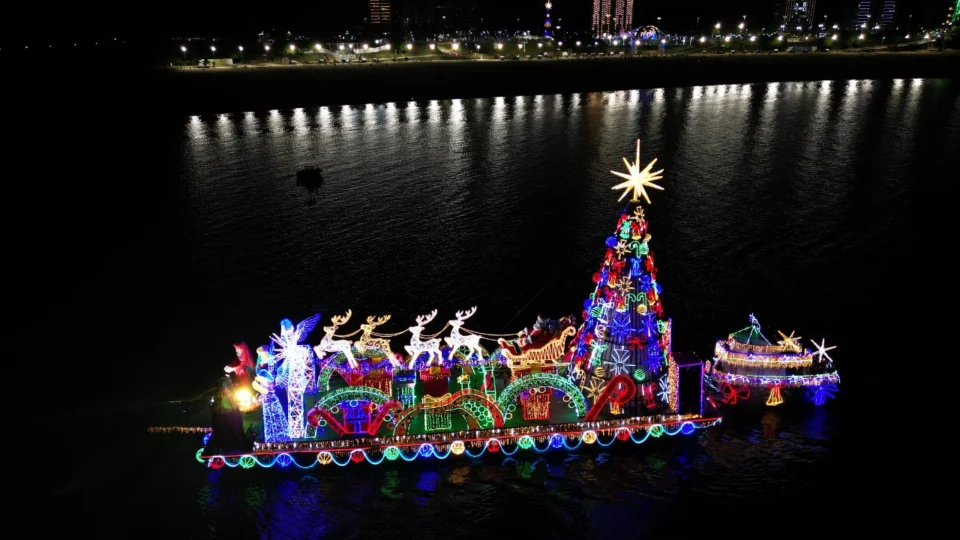 ‘Presépio Flutuante’ atende 38 comunidades ribeirinhas com o Natal das Águas