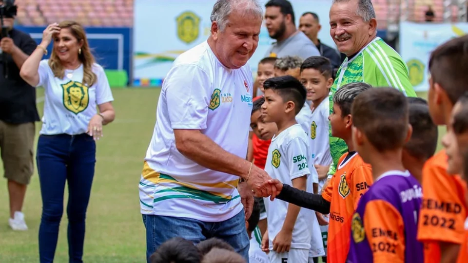 Craques do passado e do futuro brilham na final da Copa Zico em Manaus