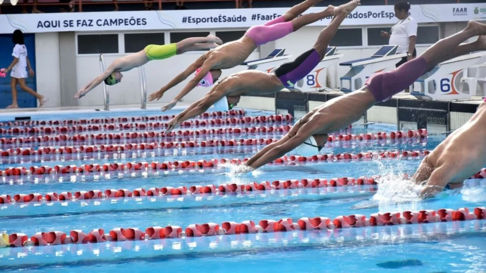 Parque Aquático da Vila Olímpica é sede do Campeonato Amazonense de Categorias