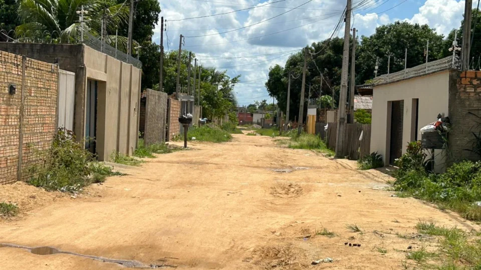 Moradores denunciam falta de asfalto em rua de Boa Vista