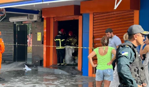 Incêndio de grandes proporções atinge lojas no centro de Boa Vista