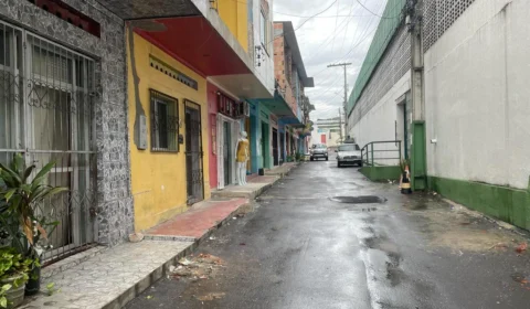 VÍDEO: Briga termina com homem ferido no Centro de Manaus