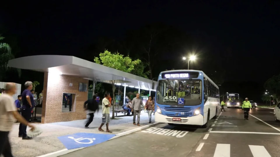 Prefeitura de Manaus reforça linhas de ônibus para festividades do Réveillon 2023