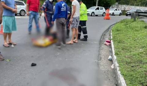 Casal fica ferido em grave acidente de moto na zona Norte