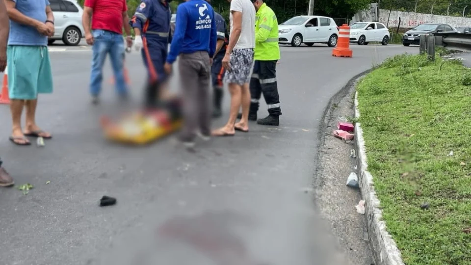 Casal fica ferido em grave acidente de moto na zona Norte