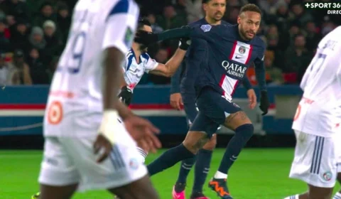 Neymar é expulso de jogo por tapa em rosto e simular pênalti