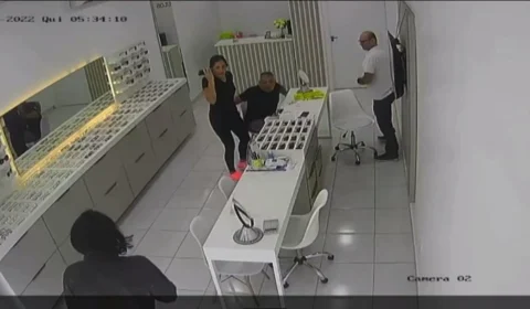 Câmera de segurança captura momento exato de execução em ótica de Boa Vista