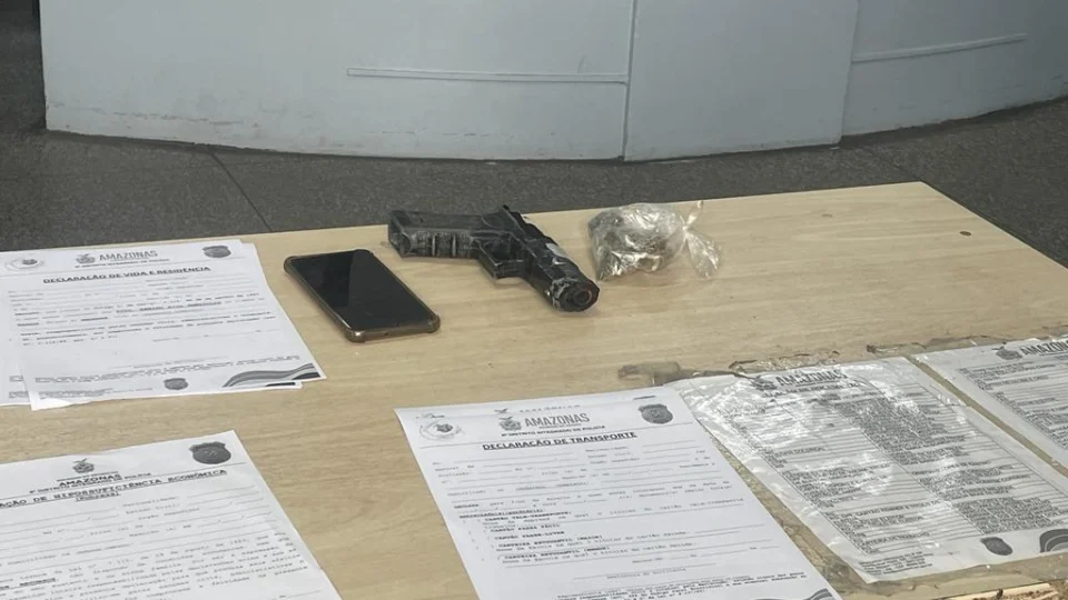 Trio é preso após roubar mulher na zona Norte de Manaus