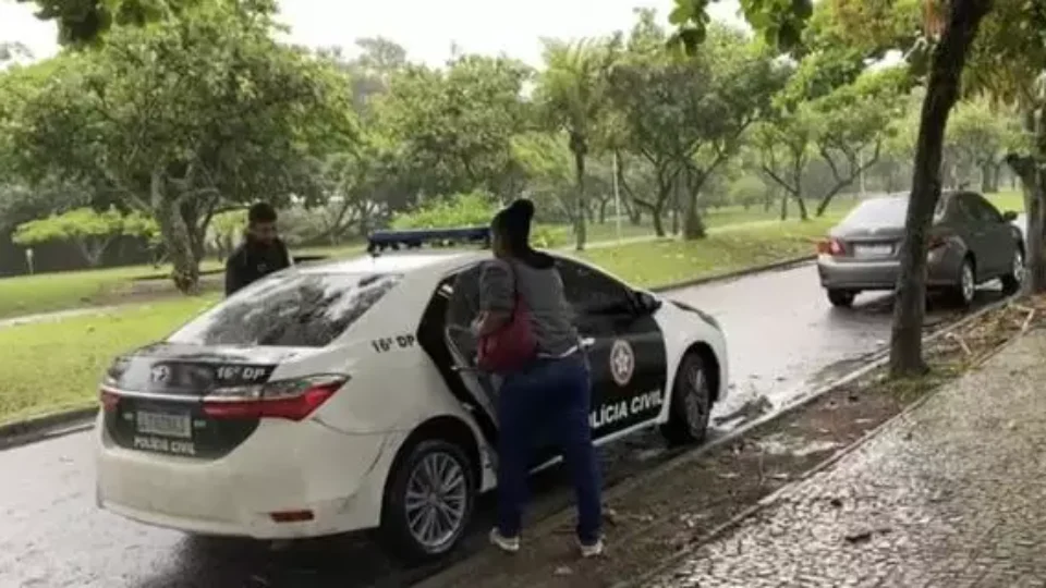 Mulher abandona bebê após parto para marido não desconfiar de traição