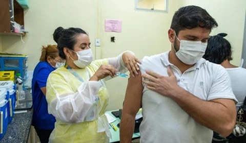 Vacinas contra a Covid-19 estarão disponíveis em 75 pontos de vacinação da Prefeitura esta semana