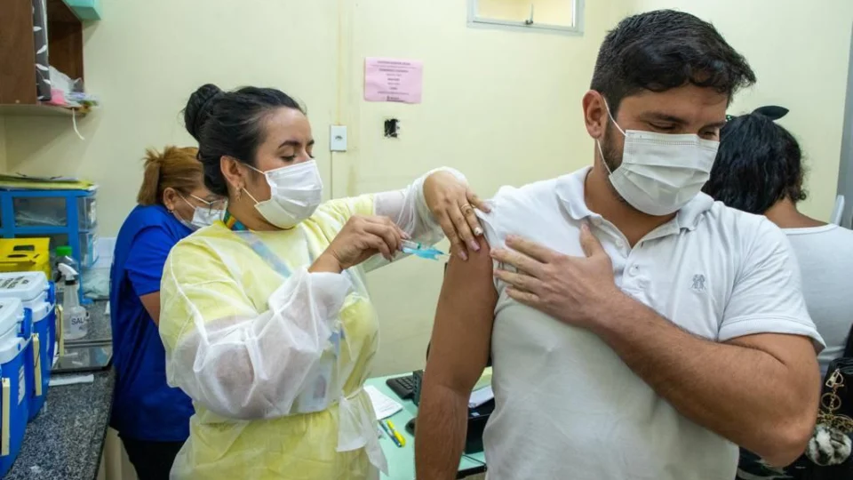 Vacinas contra a Covid-19 estarão disponíveis em 75 pontos de vacinação da Prefeitura esta semana
