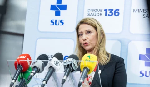 Vacinas pediátricas contra Covid-19 estão esgotadas, diz ministério