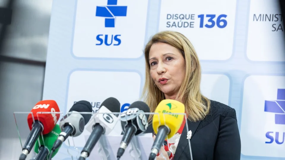 Vacinas pediátricas contra Covid-19 estão esgotadas, diz ministério