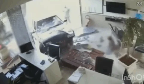 VÍDEO: condutor embriagado atropela e arrasta criança que brinca na calçada