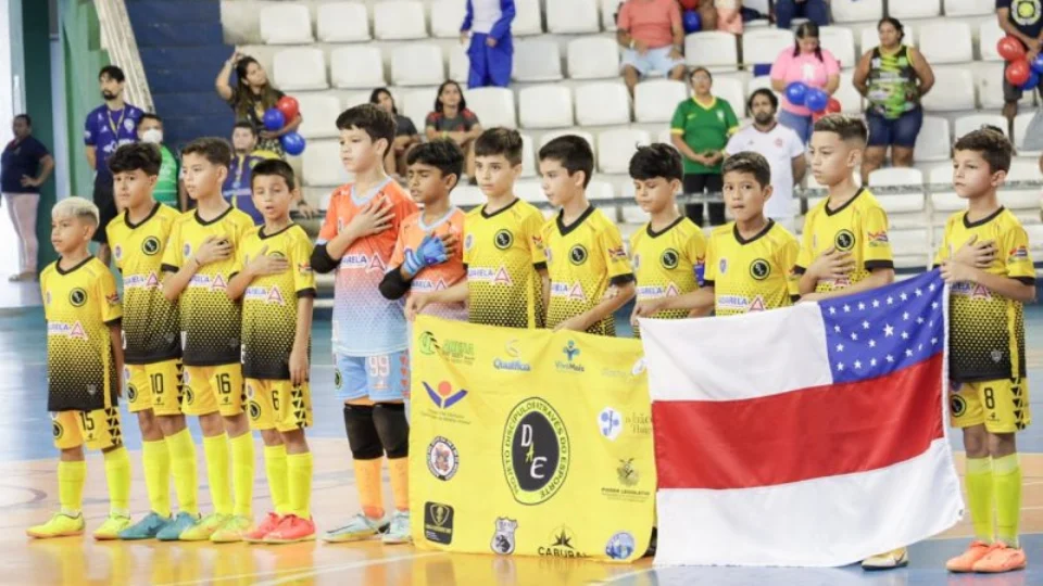Na Arena Amadeu Teixeira, Craques do Futuro levantam taça de campeão no Sub-11 de futsal