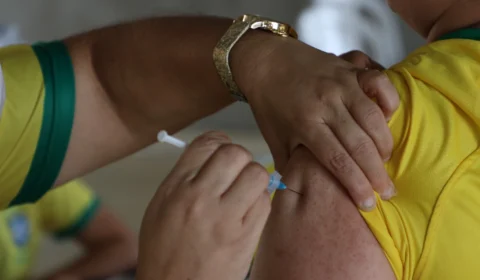 Amazonas recebe 36 mil doses da vacina pediátrica contra a Covid-19