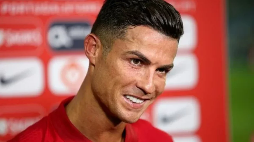 Cristiano Ronaldo busca chef para sua mansão; salário é de R$ 34 mil