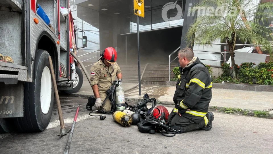 Princípio de incêndio atinge shopping na Zona Leste de Manaus