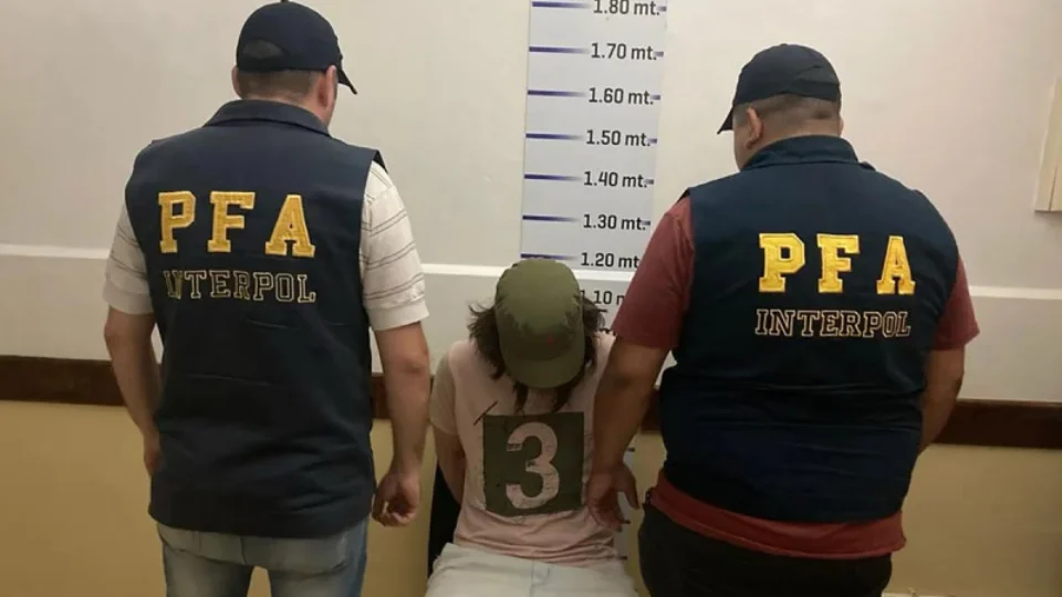 Estudante de medicina condenado a mais de 30 anos de prisão, é preso na Argentina