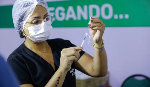 Prefeitura inicia 2023 com mais de 70 pontos de vacinação contra a Covid-19 em Manaus