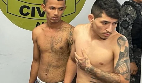 Dupla em moto é presa com drogas no Puraquequara