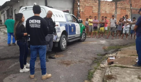 Mulher é morta no Nova Cidade e tem corpo arrastado para ser jogado em bueiro; veja fotos