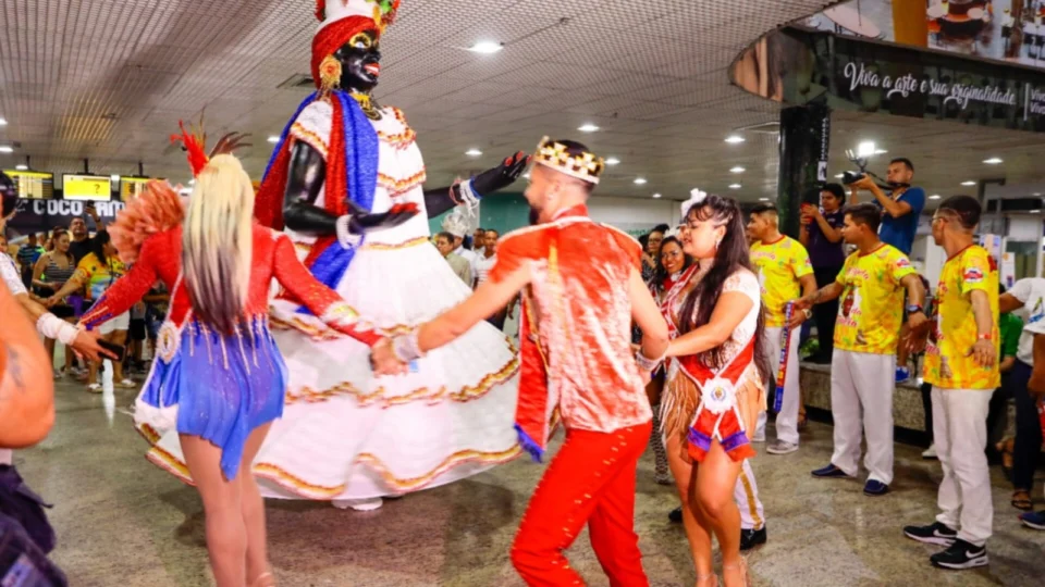 Boneca Kamélia abre oficialmente o Carnaval 2023 em Manaus