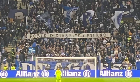 Roberto Dinamite é homenageado durante campeonato da Taça de Portugal