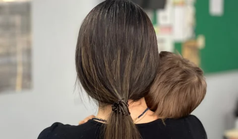 Mãe de bebê que sofreu tentativa de sequestro no bairro Parque 10 fala sobre o caso