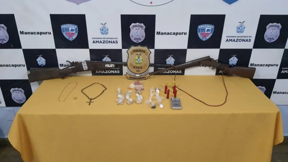 PC-AM prende mulher e apreende adolescente por trafico de drogas e posse de arma de fogo em Manacapuru
