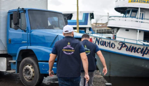 <em>Procon-AM fiscaliza preço de passagem no Porto de Manaus e Rodway</em>
