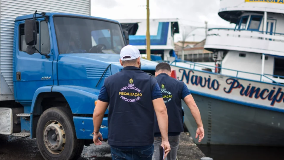 <em>Procon-AM fiscaliza preço de passagem no Porto de Manaus e Rodway</em>