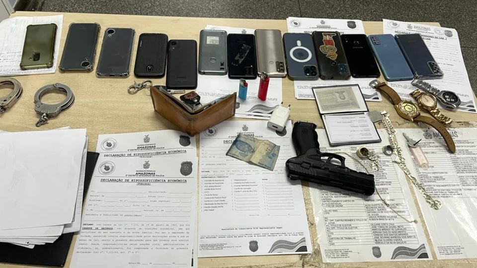 Quadrilha realiza assalto em peixaria e acaba presa após perseguição policial