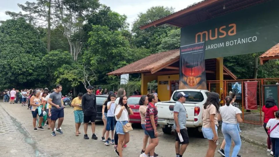 ‘Faça sol ou chuva’: população lota Museu da Amazônia em fim de domingo de promoção