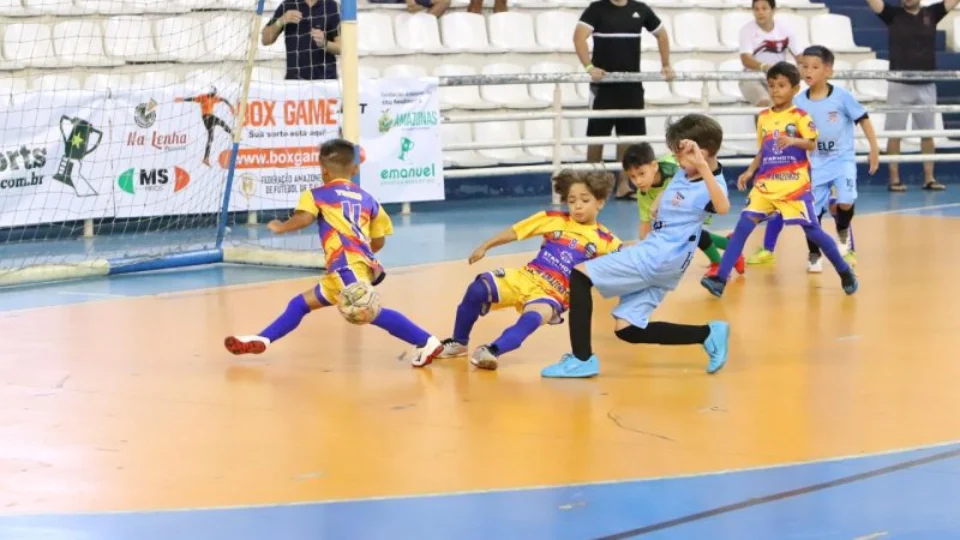 Finais da FAFs definem campeões de seis categorias no futsal amazonense