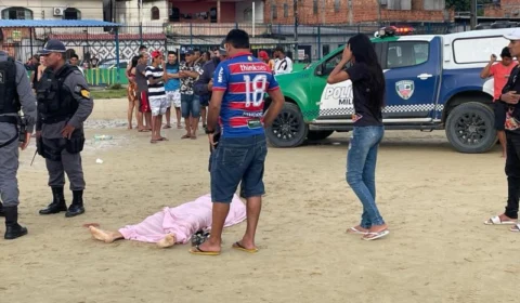 Em Manaus, homem é morto a tiros em campo de futebol; vídeos registram mais de 30 disparos