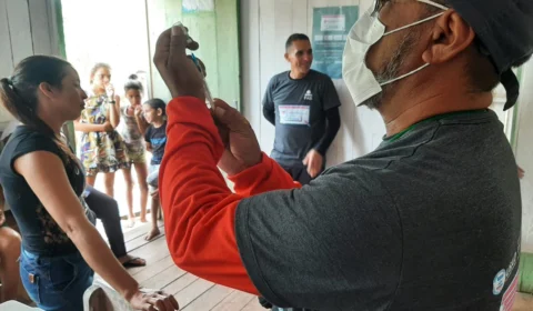 Campanha de vacinação no interior do Amazonas fortalece imunização contra Covid-19