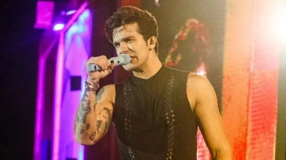 Twitter de Luan Santana é hackeado a aparece com fotos de Kid Bengala