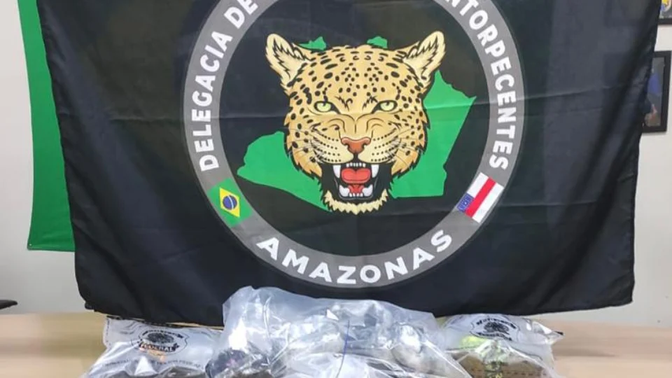 Polícia Federal prende três pessoas que recebiam drogas enviadas por fluxo postal em Manaus
