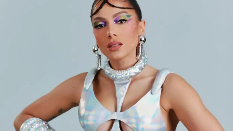 Anitta faz festa no BBB23 em clima de pré-Carnaval com trio elétrico