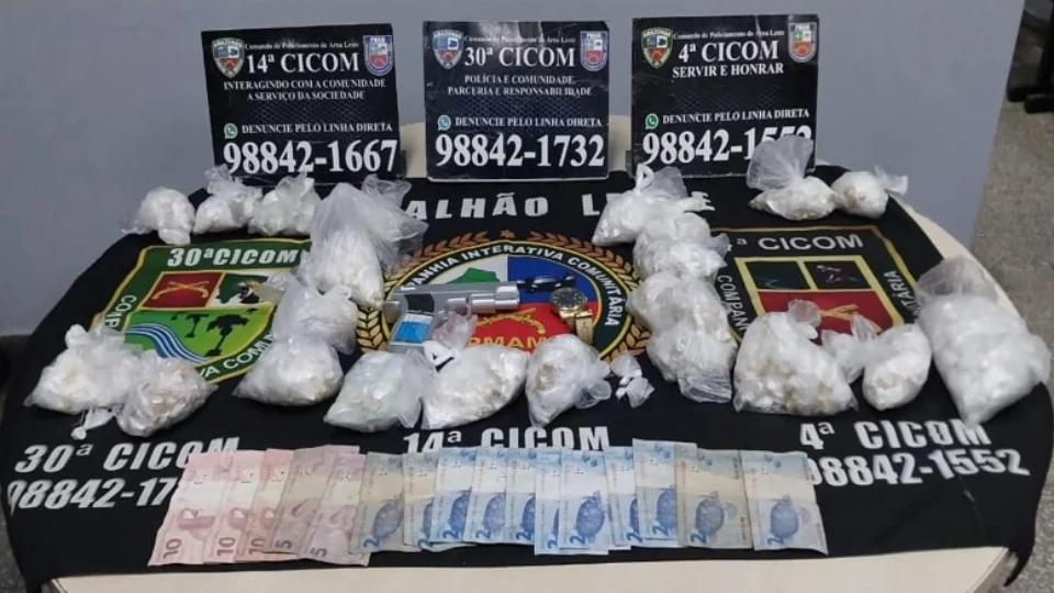 Homem tenta fugir da polícia mas acaba preso com drogas e arma falsa na zona Leste de Manaus