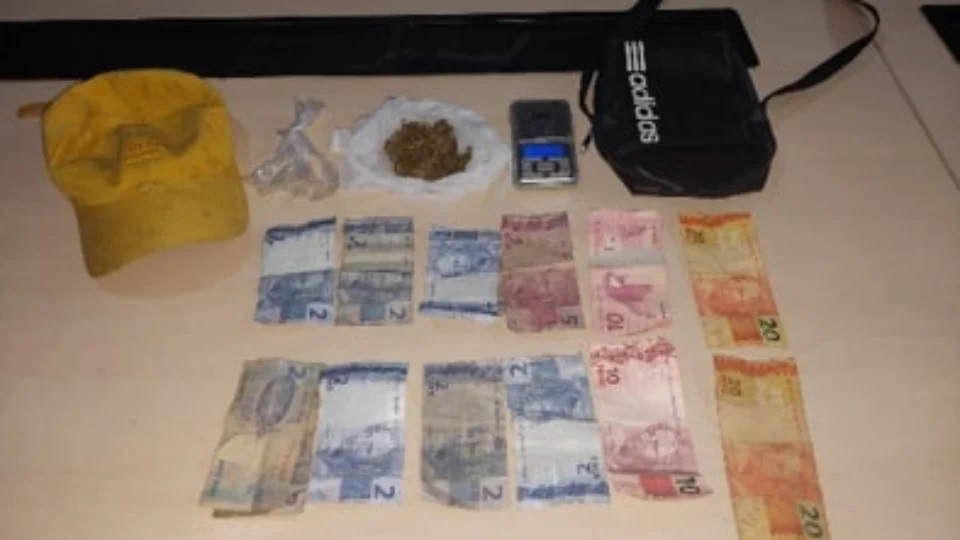 Drogas são apreendidas na zona Sul de Manaus